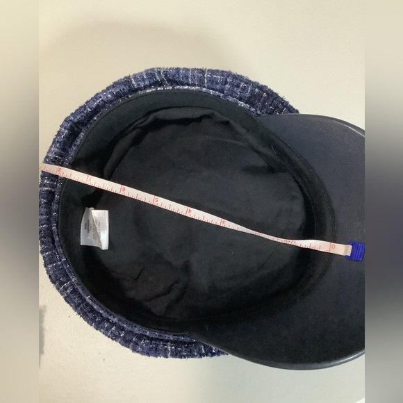 Plaid newsboy hat with faux leather trim - Picture 7 of 8